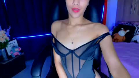 Isabella online show from May 2026 12:12:01 PM