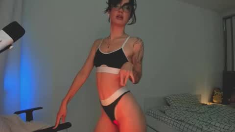 Snapshot of 2b_ chatting on December 2025 03:33:01 AM Sasha weekend from 14 to 27 November online show from December 2025 03:33:01 AM