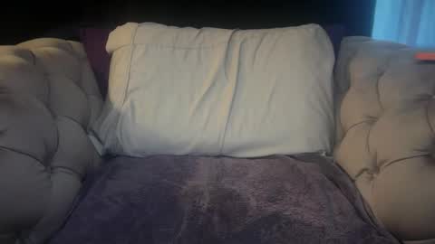 2hairrypigs online show from June 2026 01:19:02 AM