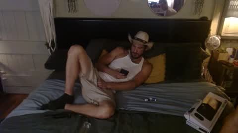 Snapshot of 2hungrichards23 chatting on September 2025 02:02:01 AM 2hungrichards23 online show from September 2025 02:02:01 AM