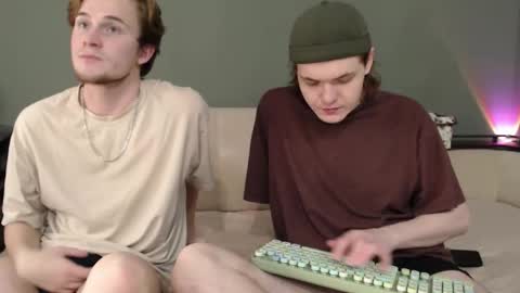 Snapshot of 2nc_ chatting on November 2025 04:37:01 AM Eleot online show from November 2025 04:37:01 AM