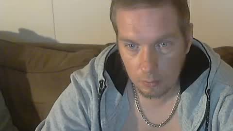 2small4you83 online show from December 2024 09:24:01 AM