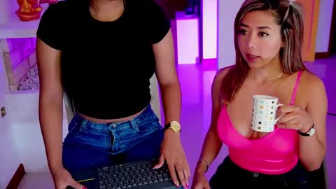 independent model online show from March 2025 09:03:02 AM