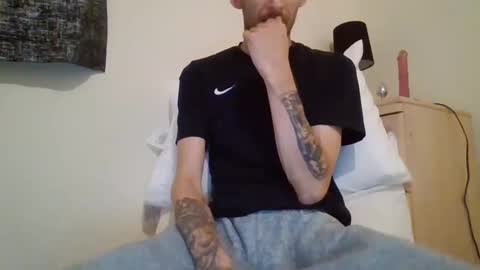 420feetloverr420 online show from September 2025 11:07:01 PM