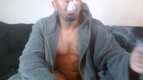 Snapshot of 420flyguy chatting on December 2024 07:48:02 PM 420flyguy online show from December 2024 07:48:02 PM