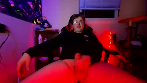 Snapshot of 420jizzva chatting on February 2025 04:05:01 AM Daddythickdick420 online show from February 2025 04:05:01 AM