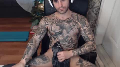 Snapshot of 420randomguy chatting on December 2024 08:04:01 PM Anomander Rake online show from December 2024 08:04:01 PM