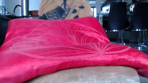 Snapshot of 555888000 chatting on November 2025 10:32:01 AM Steven online show from November 2025 10:32:01 AM