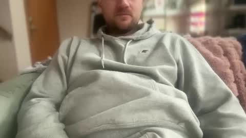 Snapshot of 612dilf chatting on November 2025 07:49:02 PM 612Dilf online show from November 2025 07:49:02 PM