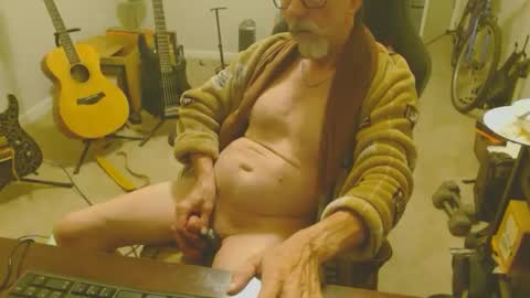 Snapshot of 6stringer62 chatting on October 2025 03:25:03 AM 6stringer62 online show from October 2025 03:25:03 AM