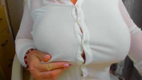 Brendi online show from October 2025 08:03:01 AM