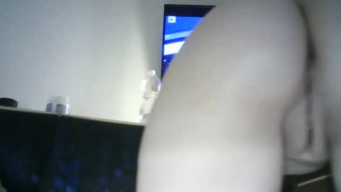Lilu online show from April 2026 10:01:02 PM