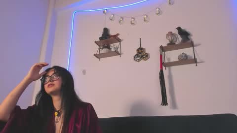    online show from November 2025 02:32:01 AM