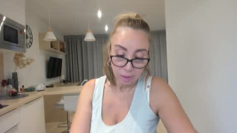 Snapshot of 8ciara chatting on November 2025 10:25:01 AM 8ciara online show from November 2025 10:25:01 AM