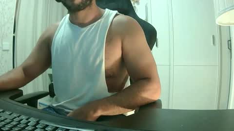 Snapshot of 90zero chatting on December 2025 09:13:02 PM Arturo online show from December 2025 09:13:02 PM