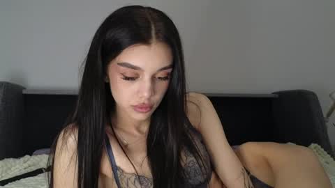 KARINA online show from May 2026 02:04:01 PM