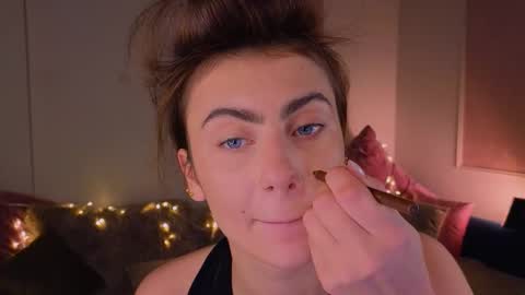 Willow online show from November 2025 09:14:02 PM