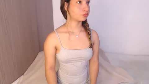 _abrill_20 online show from May 2026 02:56:02 PM