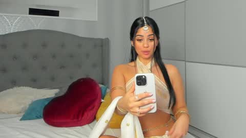 Adelle online show from January 2025 05:37:01 PM