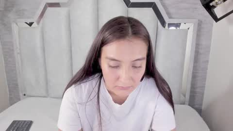  Alaia online show from March 2025 02:59:01 PM