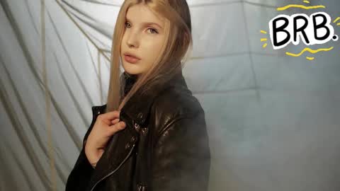 Snapshot of _aleksa chatting on November 2025 06:41:02 PM Alexa online show from November 2025 06:41:02 PM