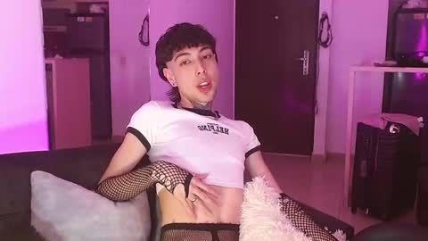 Snapshot of _alexblunt_ chatting on December 2024 06:14:01 AM _alexblunt_ online show from December 2024 06:14:01 AM