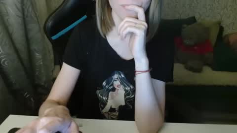  AliceCullen  online show from November 2025 03:22:01 PM