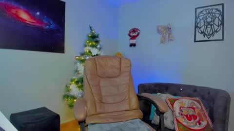 Snapshot of _alicelewis chatting on December 2024 11:44:01 AM Alice online show from December 2024 11:44:01 AM