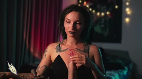 Snapshot of _alicemorrison_ chatting on December 2024 04:04:01 PM Alice Morrison Mistress Datura online show from December 2024 04:04:01 PM