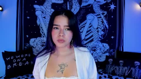 _alicesasha_ online show from April 2026 09:15:01 AM