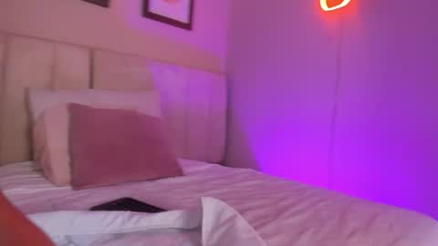 Hii I m Alison   online show from October 2025 11:42:02 AM