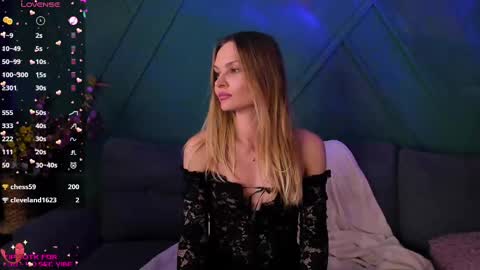 Mia online show from February 2025 03:59:01 PM