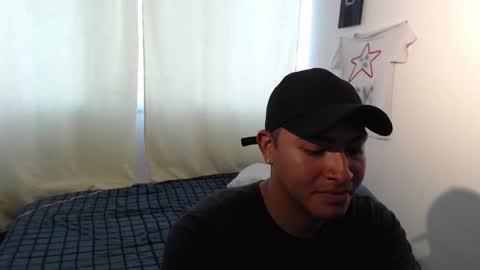 Snapshot of _ander_wolf_ chatting on October 2025 06:47:02 PM _ander_wolf_ online show from October 2025 06:47:02 PM