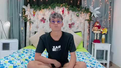 Andres online show from December 2024 07:28:02 PM