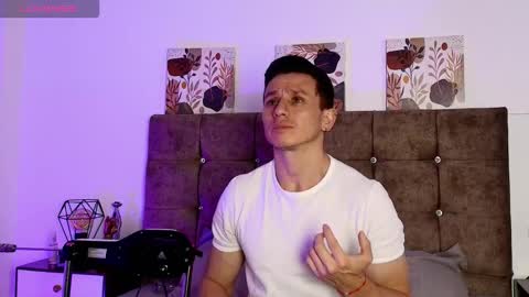 _andrewfalcon2 online show from November 2025 06:42:02 PM