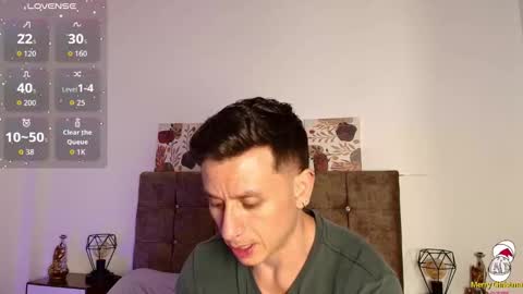 _andrewfalcon2 online show from November 2025 04:35:01 PM