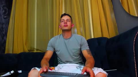 Snapshot of _angel_rivera chatting on February 2026 01:20:02 AM Angel Rivera online show from February 2026 01:20:02 AM