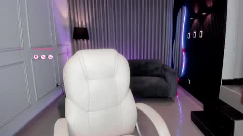 Snapshot of _anna_parker_ chatting on February 2025 07:48:02 PM Ana online show from February 2025 07:48:02 PM