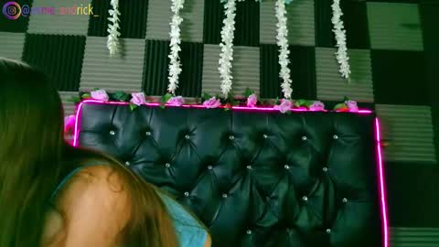 Annie Andrick online show from February 2026 01:08:02 PM