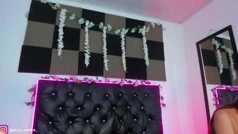 Annie Andrick online show from May 2026 09:06:02 AM