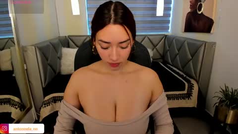 antonnela online show from May 2026 09:10:02 PM