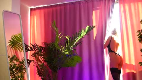 Arielle online show from February 2025 01:51:01 PM