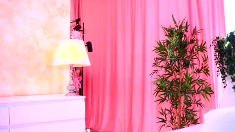 Arielle online show from October 2025 08:37:01 AM