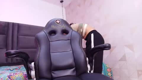 Arlet online show from October 2025 03:04:02 AM