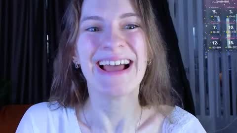 _ash_leyy_ online show from April 2026 01:25:02 AM