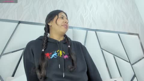 Aura online show from December 2024 03:04:02 AM