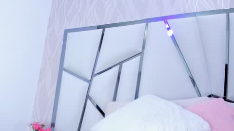 Aura online show from December 2024 03:11:02 AM