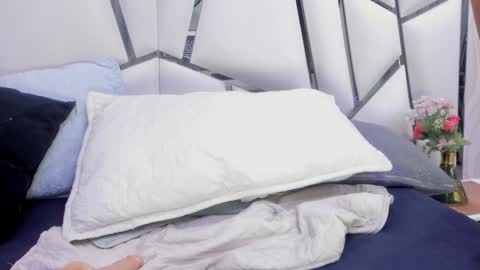 Aura online show from March 2025 06:07:02 AM