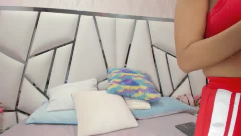 Aura online show from September 2025 03:10:02 AM