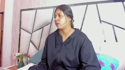 Aura online show from April 2026 03:04:02 AM